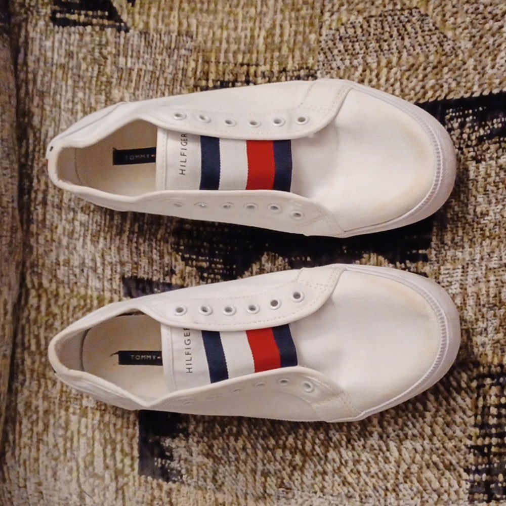 4/$30 White Tommy Hilfiger Sneakers (Missing Laces) - Size 9.5